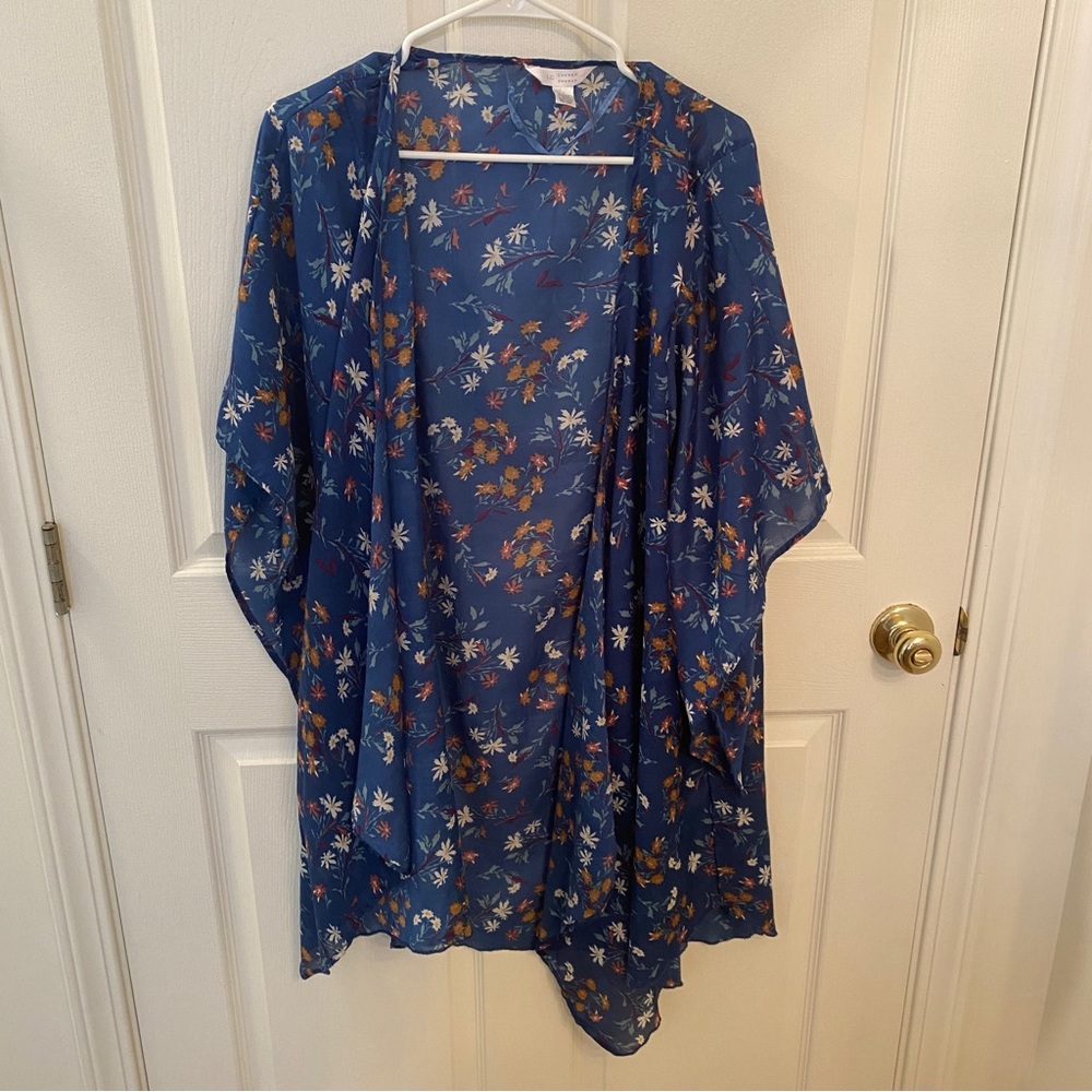 LC Lauren Conrad Open Woven Floral